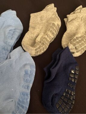 Bearbay kids anti slip grip socks size 3-5T